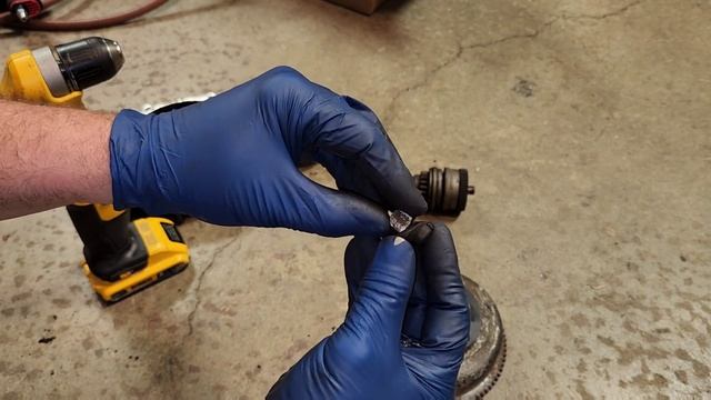 COVERED IN RUST! Polaris Virage 700 Mag Housing Overhaul and Starter Replacement! смотреть онлайн