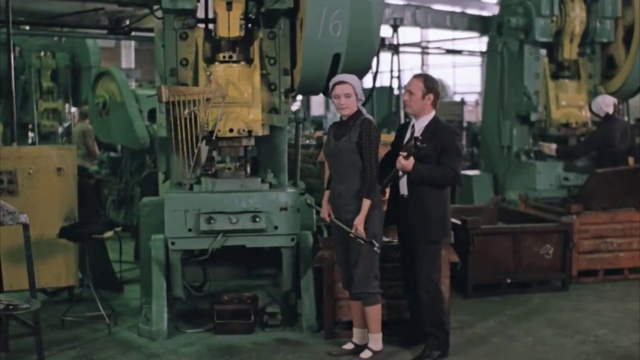 06.Работница цеха смотреть онлайн