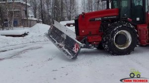 Трактор РСМ-2375 на расчистке снега отвалом от "Ярославича"