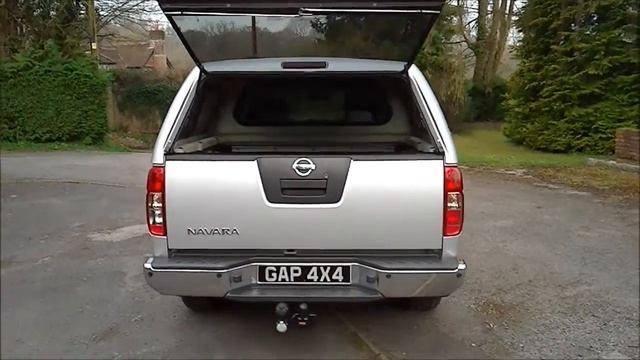 Silver Nissan Navara Tekna 2 5 dCi Manual No VAT plus Hard top смотреть онлайн