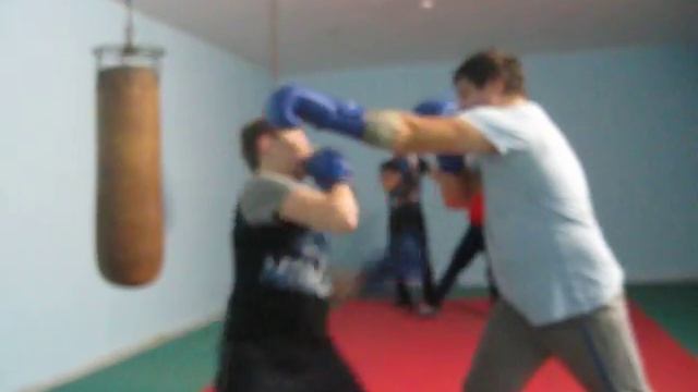 В Таганроге уже Боксеры Тренируются 3 001.17!!! смотреть онлайн