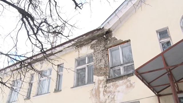 В подвале – вода, в кабинетах – грибок: в каких условиях лечат в поликлинике смотреть онлайн