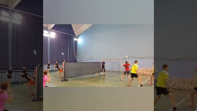 Мельница - играем в бадминтон смотреть онлайн