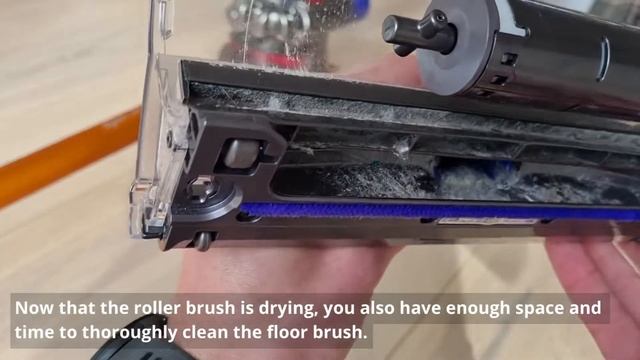 How to Clean a Dyson Fluffy Head by Vacuumtester смотреть онлайн