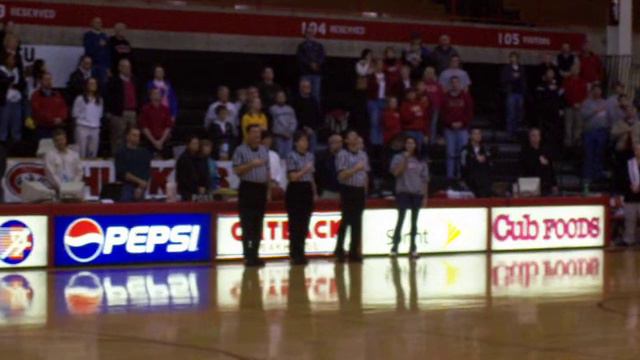 Sarah Forster singing National Anthem at SCSU Basket Ball game смотреть онлайн