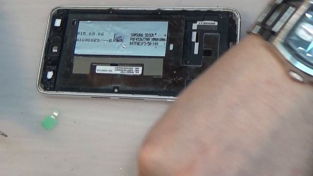 Samsung A3 (A300F) 2015 года, замена дисплея,установка защитного стекла, и стекла камеры!!! смотреть онлайн