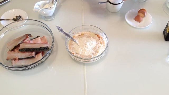 Кляр для рыбы. Рыба в луковом кляре. Kaк приготовить жареную рыбу. смотреть онлайн