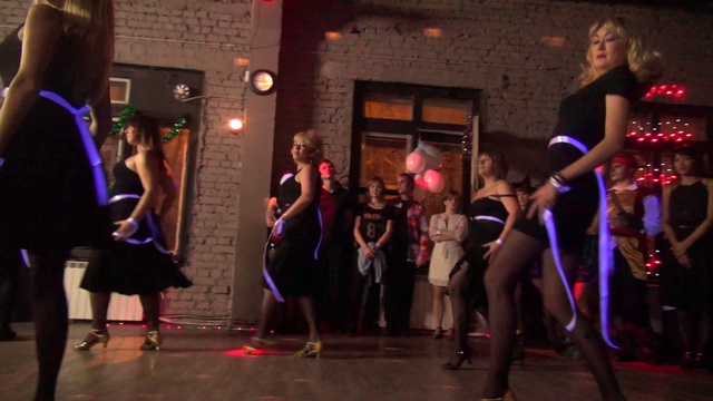 Выступление по соло-латине группы учеников школы танцев MM Dance. Новогодняя вечеринка 19.12.15 г.