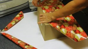 КАК УПАКОВАТЬ ПОДАРОК. КАК СДЕЛАТЬ ПОДАРОЧНУЮ КОРОБКУ ПОД ЕЛКУ