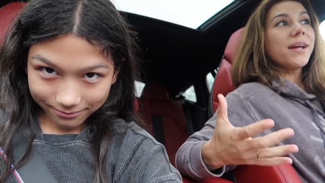 12 Year Old OPENS Her First BUSINESS & SELLS OUT! | Familia Diamond смотреть онлайн