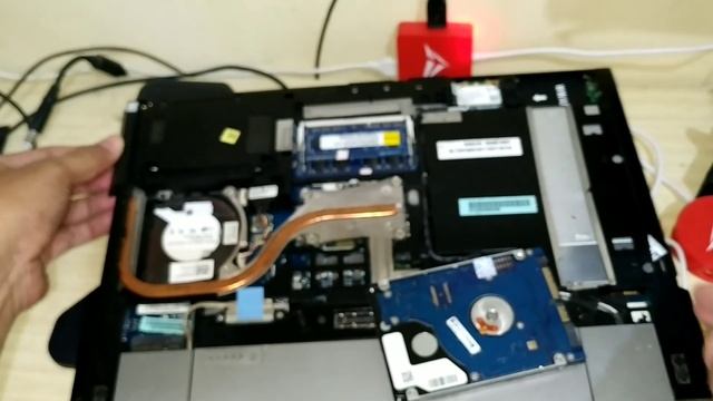Mengganti Hard disk ke SSD pada laptop dell latitude E6410 смотреть онлайн