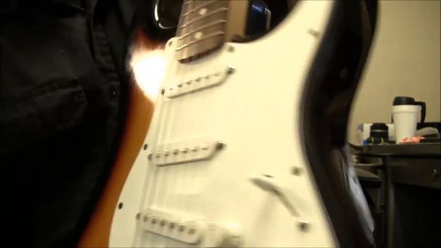 2000 Fender Mexican Stratocaster Sunburst смотреть онлайн