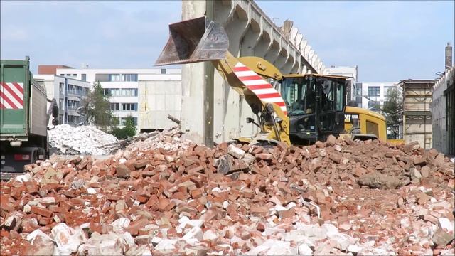 Wheel loader CAT 926 M load truck смотреть онлайн