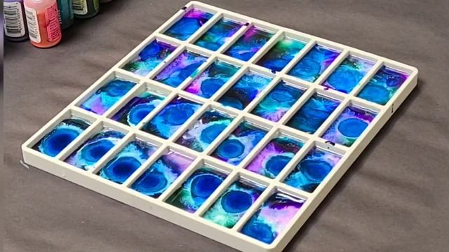 Tie-Dye Resin Dominoes! смотреть онлайн