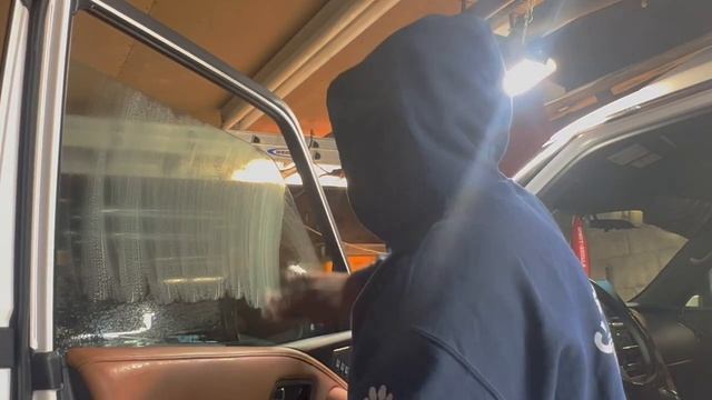 Window Tinting On An Infiniti QX80 смотреть онлайн