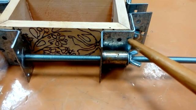 Струбцина-приспособление для склеивания шкатулок и рамок смотреть онлайн