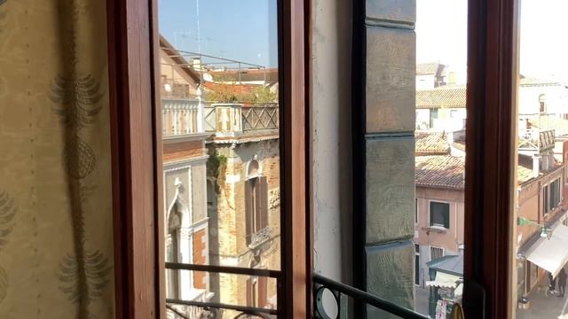 как живут в Венеции: простая квартира смотреть онлайн