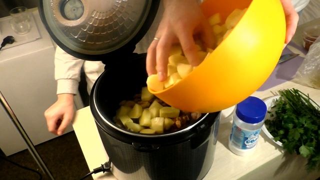ЖАРКОЕ ПО-ДОМАШНЕМУ в мультиварке | Готовим в полевых условиях вместе с НАВИГАТОРОМ ТУРИСТА смотреть онлайн