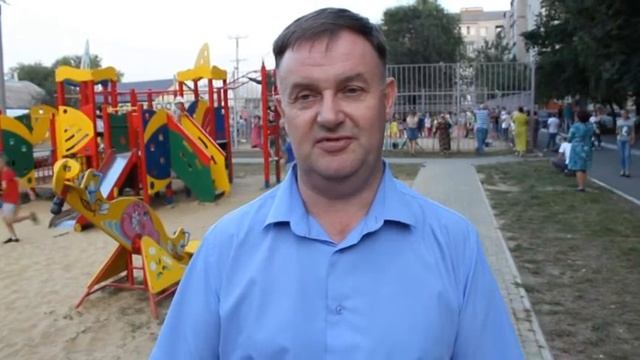 Дворовые забавы на площади Октябрьской смотреть онлайн