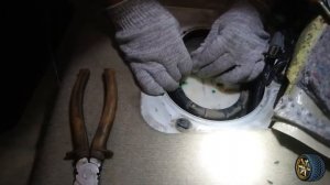 Снятие топливного насоса на Ниссан Тиида