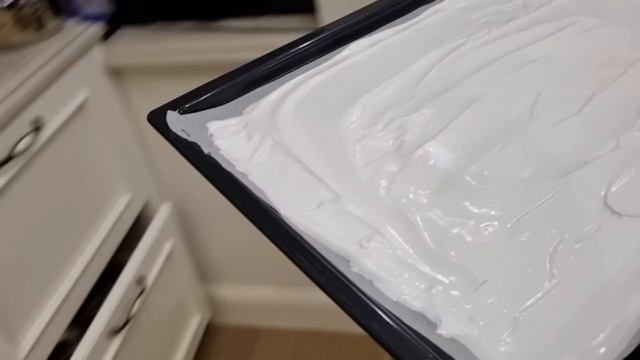 Меренговый рулет выпекаем с Викой смотреть онлайн