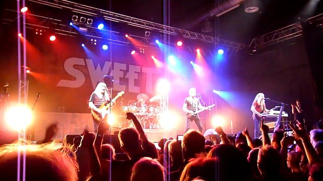 SWEET - intro - action - LIVE @ HUXLEY´S BERLIN 19-09-2015 смотреть онлайн