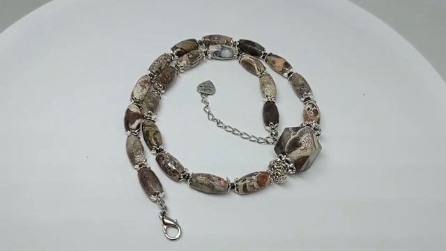 Колье из натуральной Уральской яшмы. смотреть онлайн