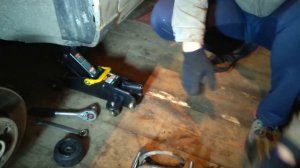 Замена передних амортизаторов Пассат б3