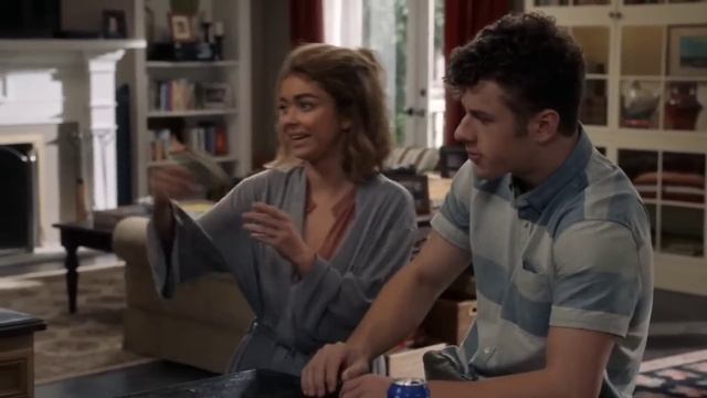 Modern Family : Haley is a Stripper | STS смотреть онлайн