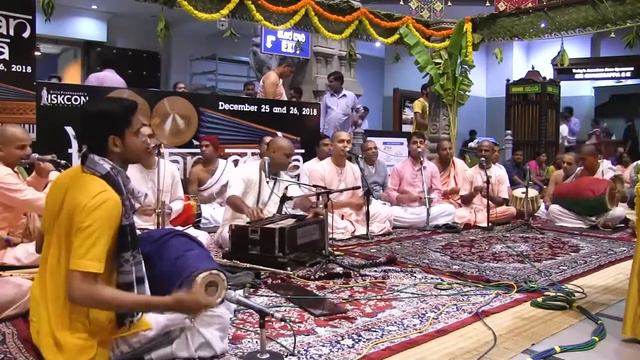 Hare Krishna Maha Mantra Kirtan Mela Kirtan by Rasaraj Krishna Dasa Day 1 1 смотреть онлайн