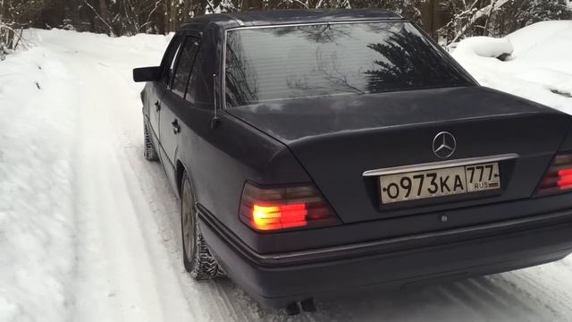 Mercedes Benz W124 M111 E220 Sound Exhaust