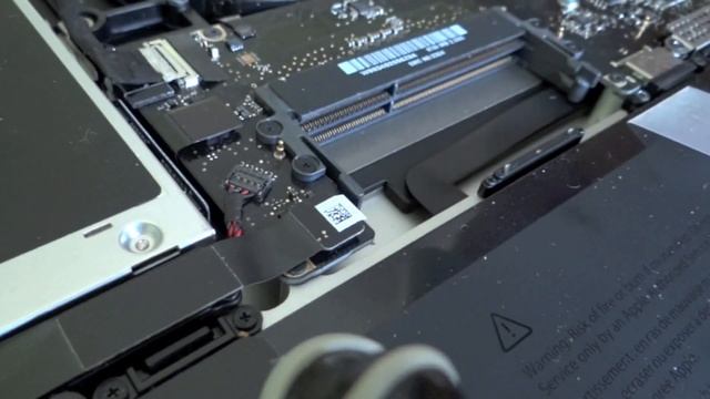 Apple MacBook Pro RAM Upgrade - 4Gb to 8 Gb - HowTo / Aufrüsten смотреть онлайн