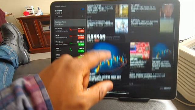 Hands on with iOS 13/ipadOS| first look| on 2018 iPad pro смотреть онлайн