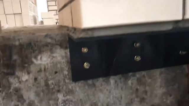 Крепление кирпичного фасада на уголок пятку. Канадус строительство домов Спб. смотреть онлайн