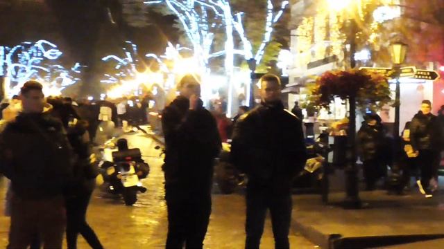 Одесса, осень, Дерибасовская, музыкант / Odessa, autumn, Deribasovskaya street, musician смотреть онлайн