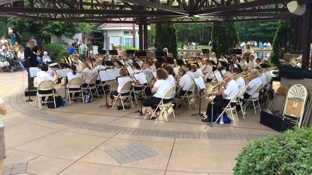 St. Louis Park Community Band Performs "Skippity Hoppity" by Alan Sweet смотреть онлайн