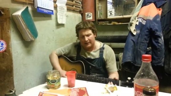 Поет как Высоцкий (под гитару)