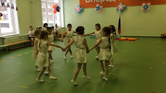 Танец "Сиртаки" спартакиада.MOV смотреть онлайн