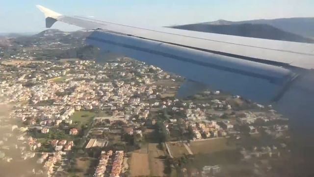 Приземление самолета в аэропорту Острова Родос . смотреть онлайн