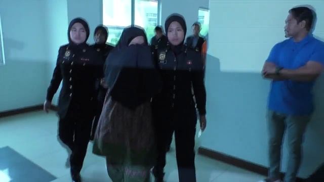 Graft: Former MB S'gor Office Staff Remanded смотреть онлайн