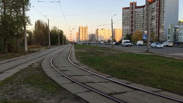 Старый красный трамвай, Киев, трамвай номер пять, Троещина. Ноябрь 2020. смотреть онлайн