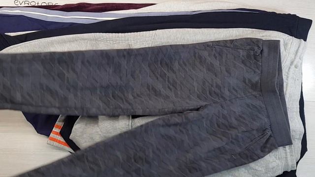 05446 Adult Sweatshirts Pants (Штаны х/б Cream м/ж)№1 11,20кг 9,80€ за кг 30ед смотреть онлайн