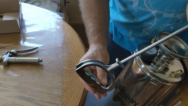 Ещё одна обновочка -- садовый опрыскиватель. Longray Stainless steel Sprayer. смотреть онлайн