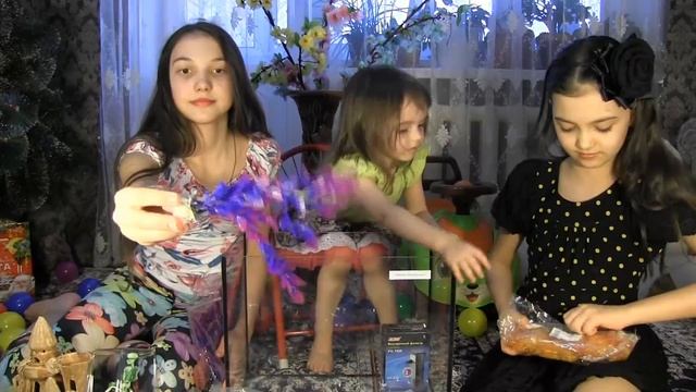 Аквариум на 30 л. Камни, водоросли, распылитель, фильтр смотреть онлайн
