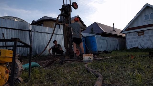 Под ключ (часть 2) ОБСАДКА ТРУБ бурение на воду смотреть онлайн