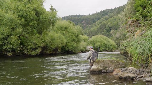 Fly Fishing with a Dirt Bike (Kugoo Wish 01) смотреть онлайн