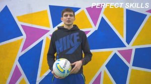 Как быстро и легко научиться крутить мяч на пальце: экспресс-урок
