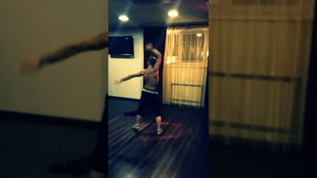 Мой танцевальный номер 30.12.12 (GO-GO, Strip, Dub, Club-dance).mp4 смотреть онлайн