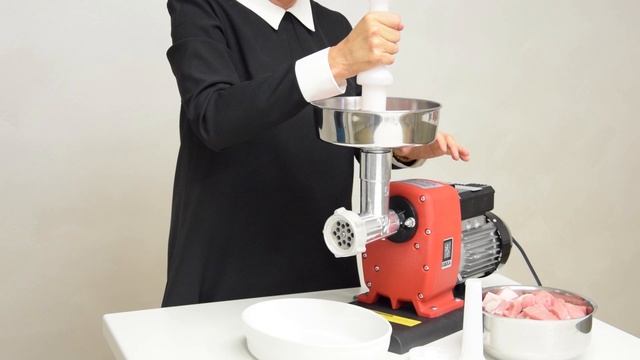 Электрическая мясорубка NEW OMRA TC5 электромясорубка итальянская смотреть онлайн