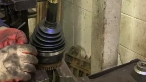 Kia Sportage - замена пыльника шруса         #kiasportage #заменапыльникашруса #киаспортейдж